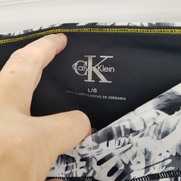 Calvin Klein stretch athletic black and white shorts L - Picture 4 of 5